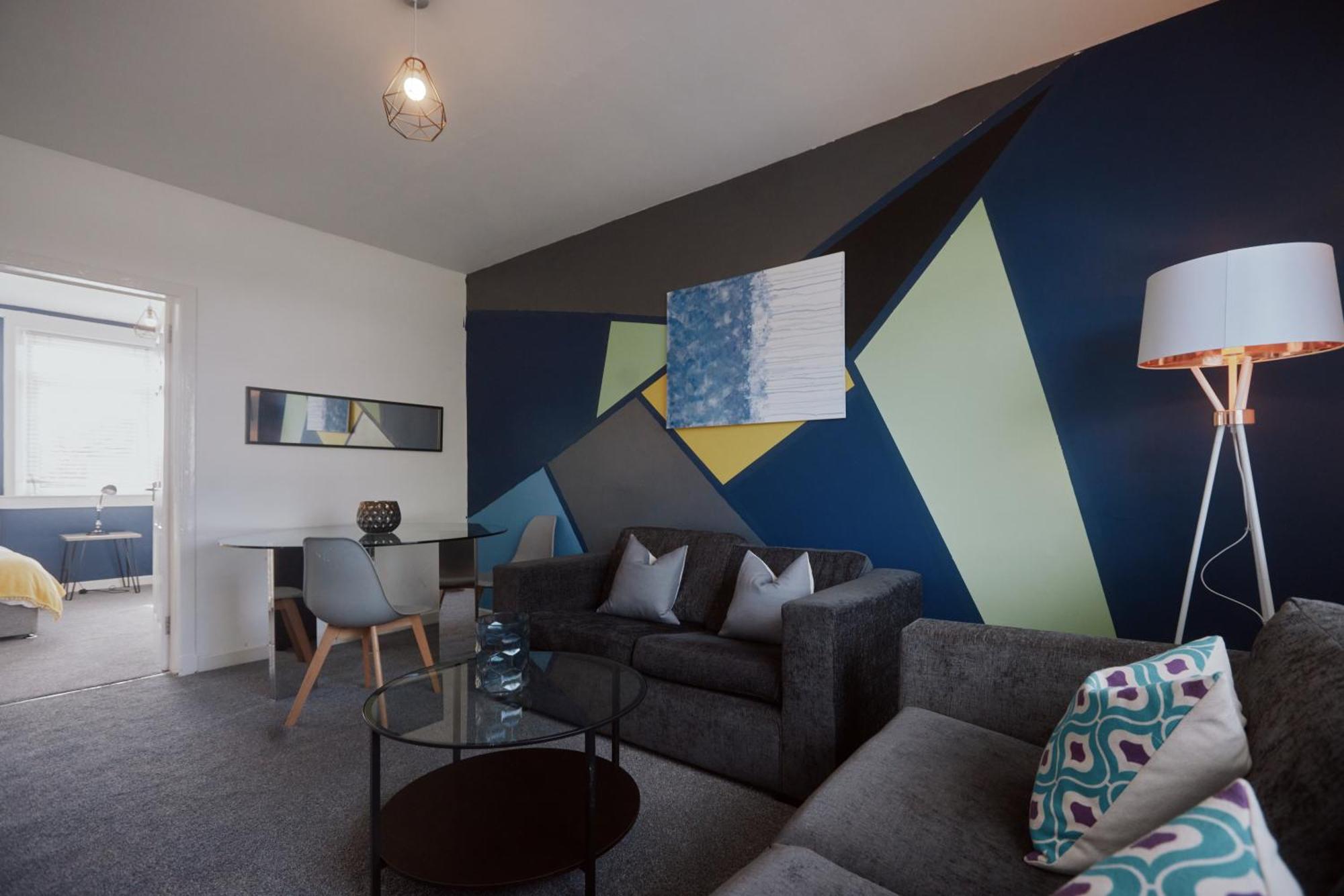 Modern And Vibrantly Designed Apartment Motherwell Eksteriør bilde